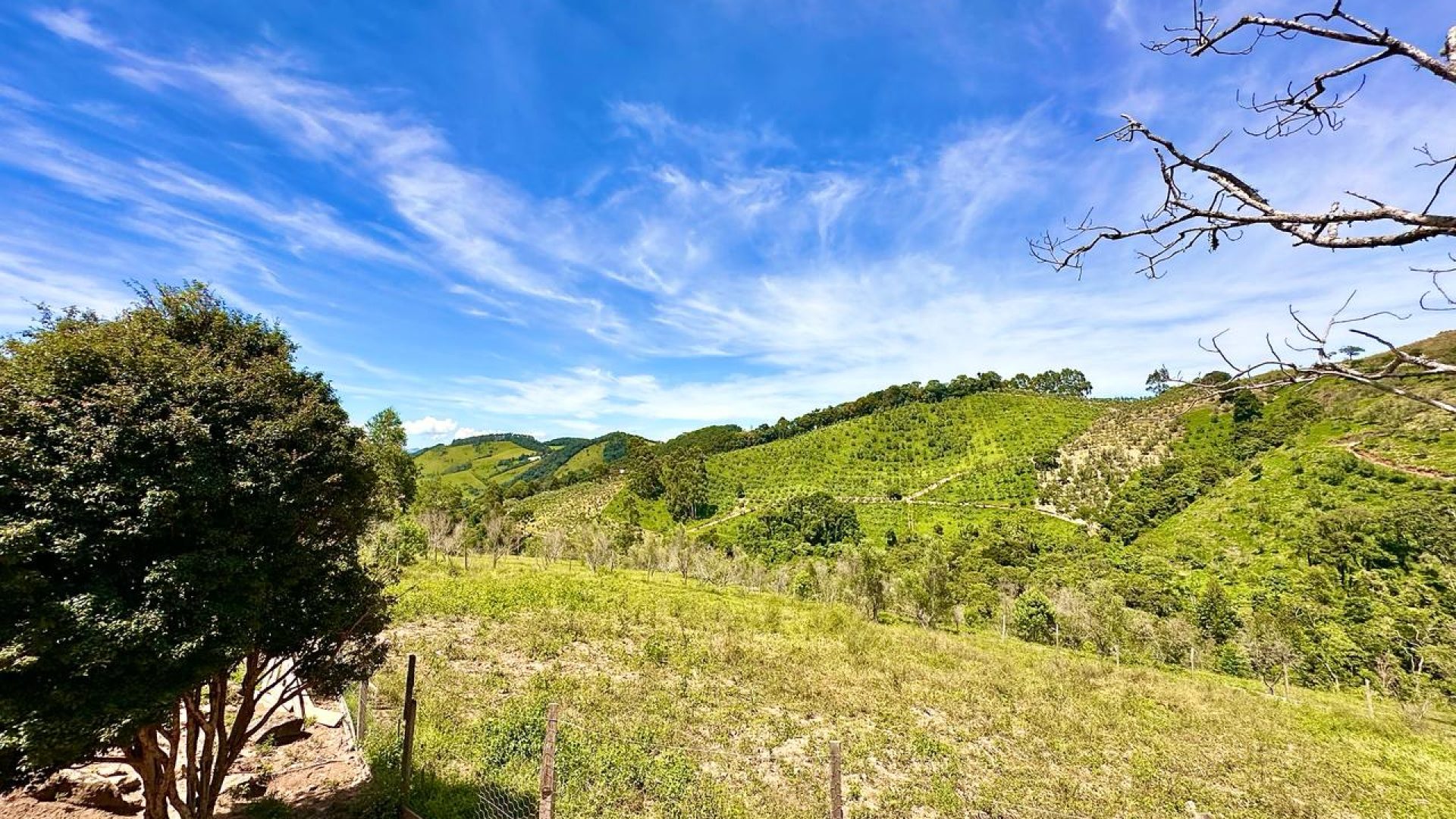 Ótimo Sítio de 190.000m² com Maravilhosa Vista Panorâmica para Serra da Mantiqueira em Cambuí - MG, silva corretor (42)