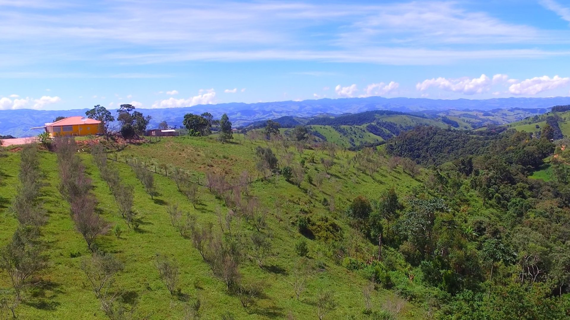 Ótimo Sítio de 190.000m² com Maravilhosa Vista Panorâmica para Serra da Mantiqueira em Cambuí - MG, silva corretor (50)