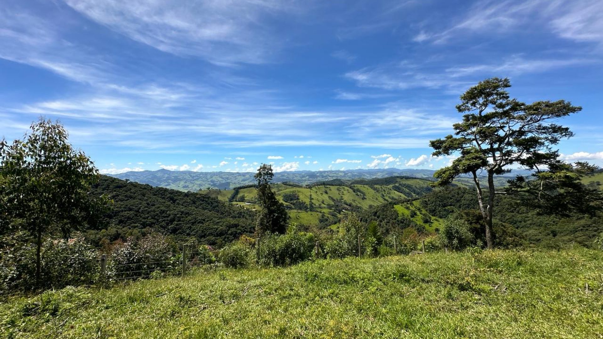 Ótimo Sítio de 190.000m² com Maravilhosa Vista Panorâmica para Serra da Mantiqueira em Cambuí - MG, silva corretor (52)