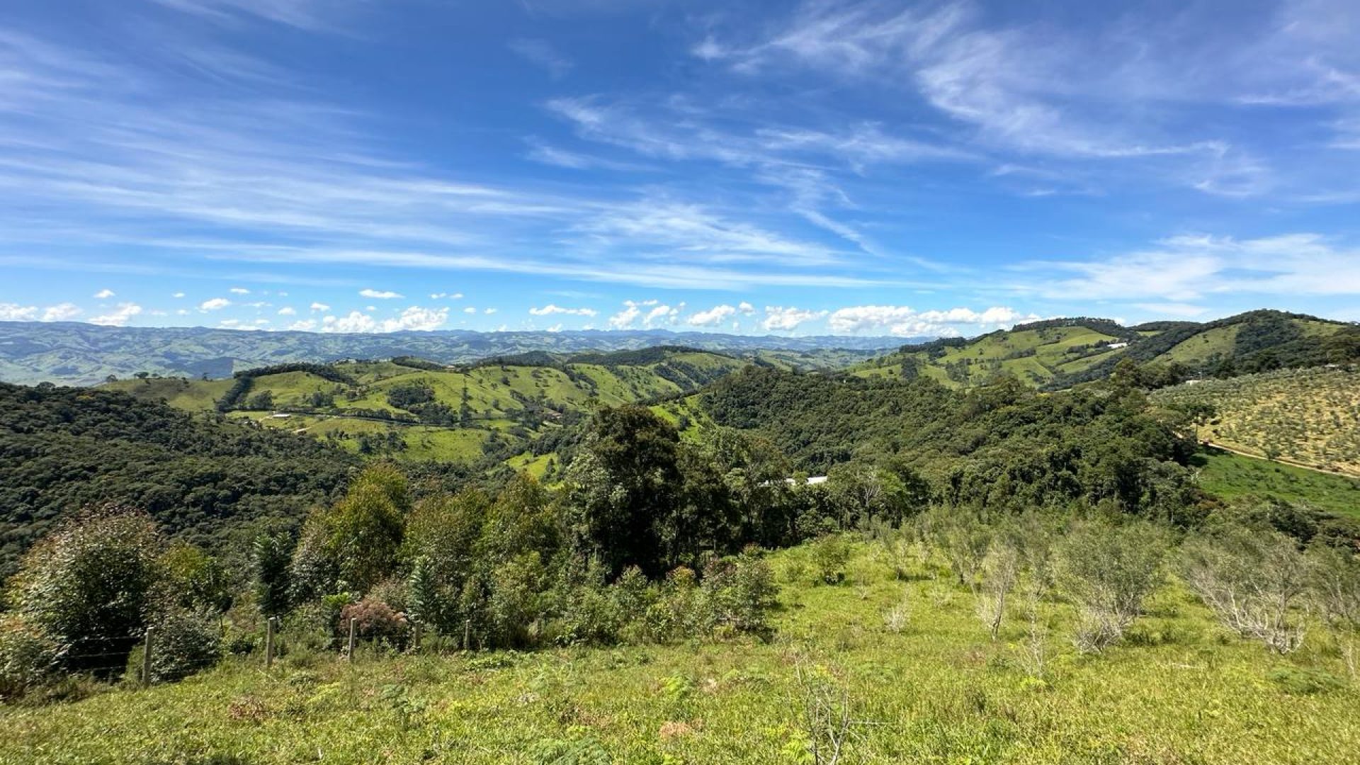 Ótimo Sítio de 190.000m² com Maravilhosa Vista Panorâmica para Serra da Mantiqueira em Cambuí - MG, silva corretor (54)