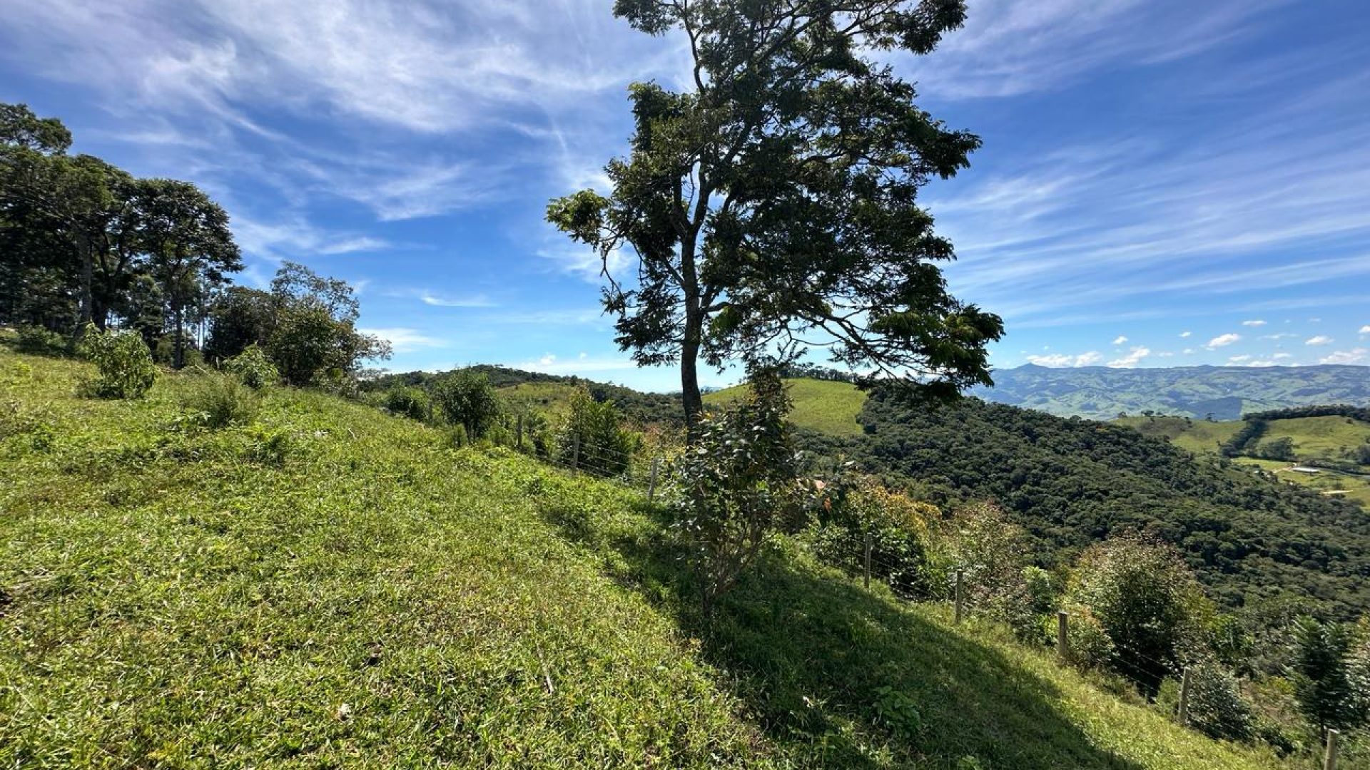 Ótimo Sítio de 190.000m² com Maravilhosa Vista Panorâmica para Serra da Mantiqueira em Cambuí - MG, silva corretor (55)