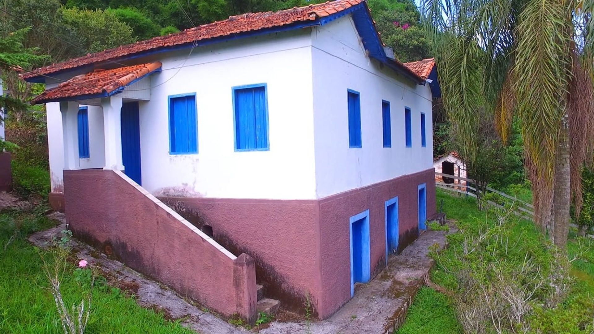 a-venda-em-cambui-sitio-de-15-alqueires-com-casa-no-estilo-tipico-mineiro-SILVACORRETORDEIMOVEIS (25)