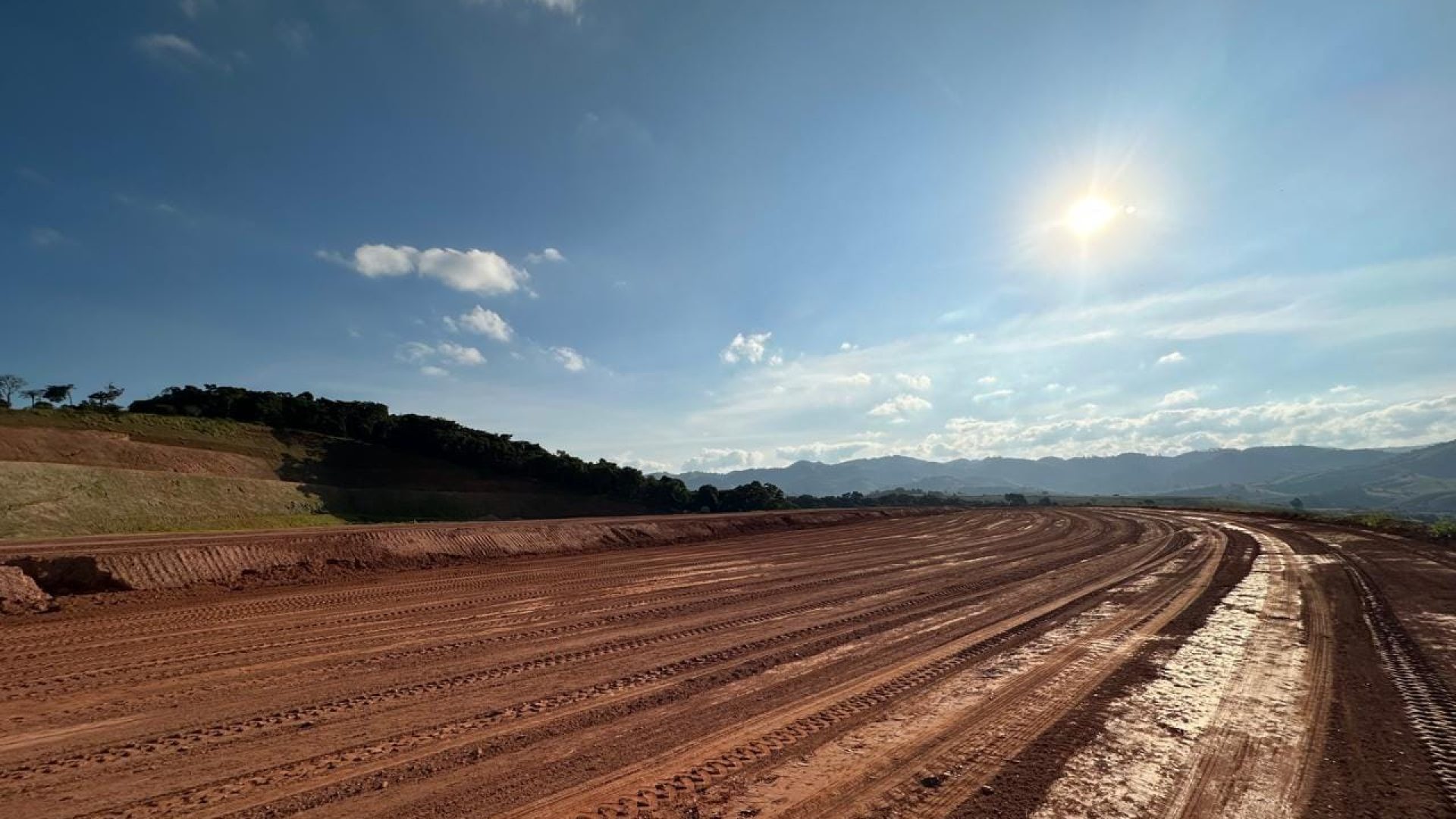 área industrial, Cambuí, Sul de Minas, 186.000m², platô, Rodovia Fernão Dias, fácil acesso, logística, galpão, centro de distribuição, localização estratégica, investimento, terreno industria (11)
