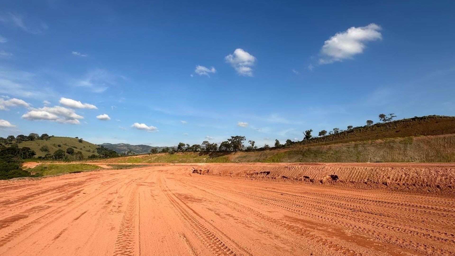 área industrial, Cambuí, Sul de Minas, 186.000m², platô, Rodovia Fernão Dias, fácil acesso, logística, galpão, centro de distribuição, localização estratégica, investimento, terreno industria (13)