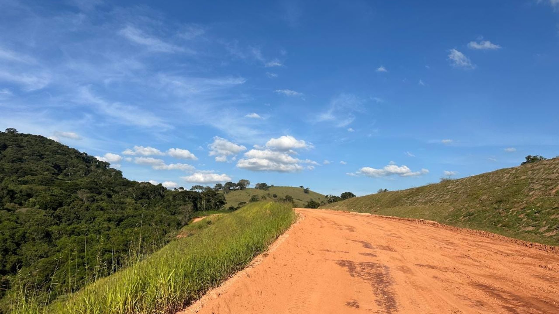 área industrial, Cambuí, Sul de Minas, 186.000m², platô, Rodovia Fernão Dias, fácil acesso, logística, galpão, centro de distribuição, localização estratégica, investimento, terreno industria (3)