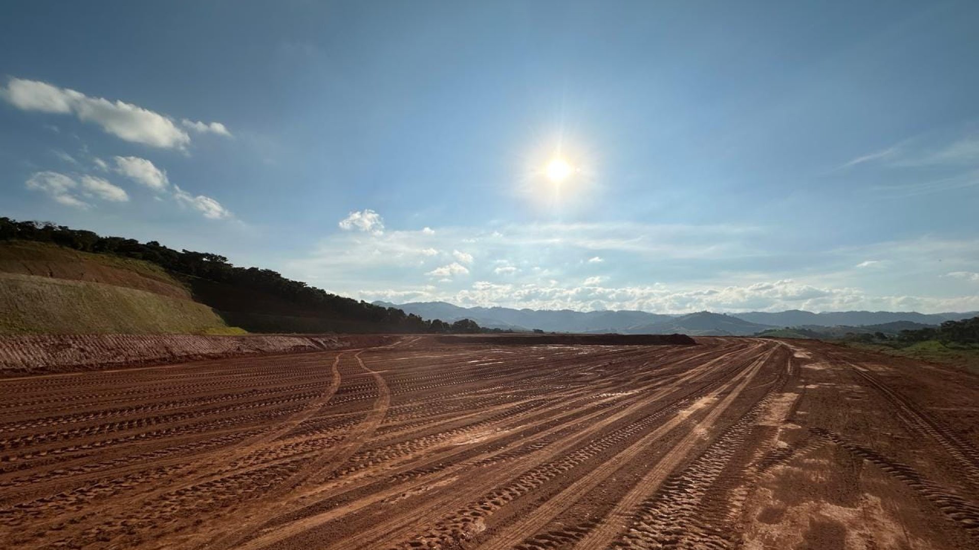 área industrial, Cambuí, Sul de Minas, 186.000m², platô, Rodovia Fernão Dias, fácil acesso, logística, galpão, centro de distribuição, localização estratégica, investimento, terreno industria (8)