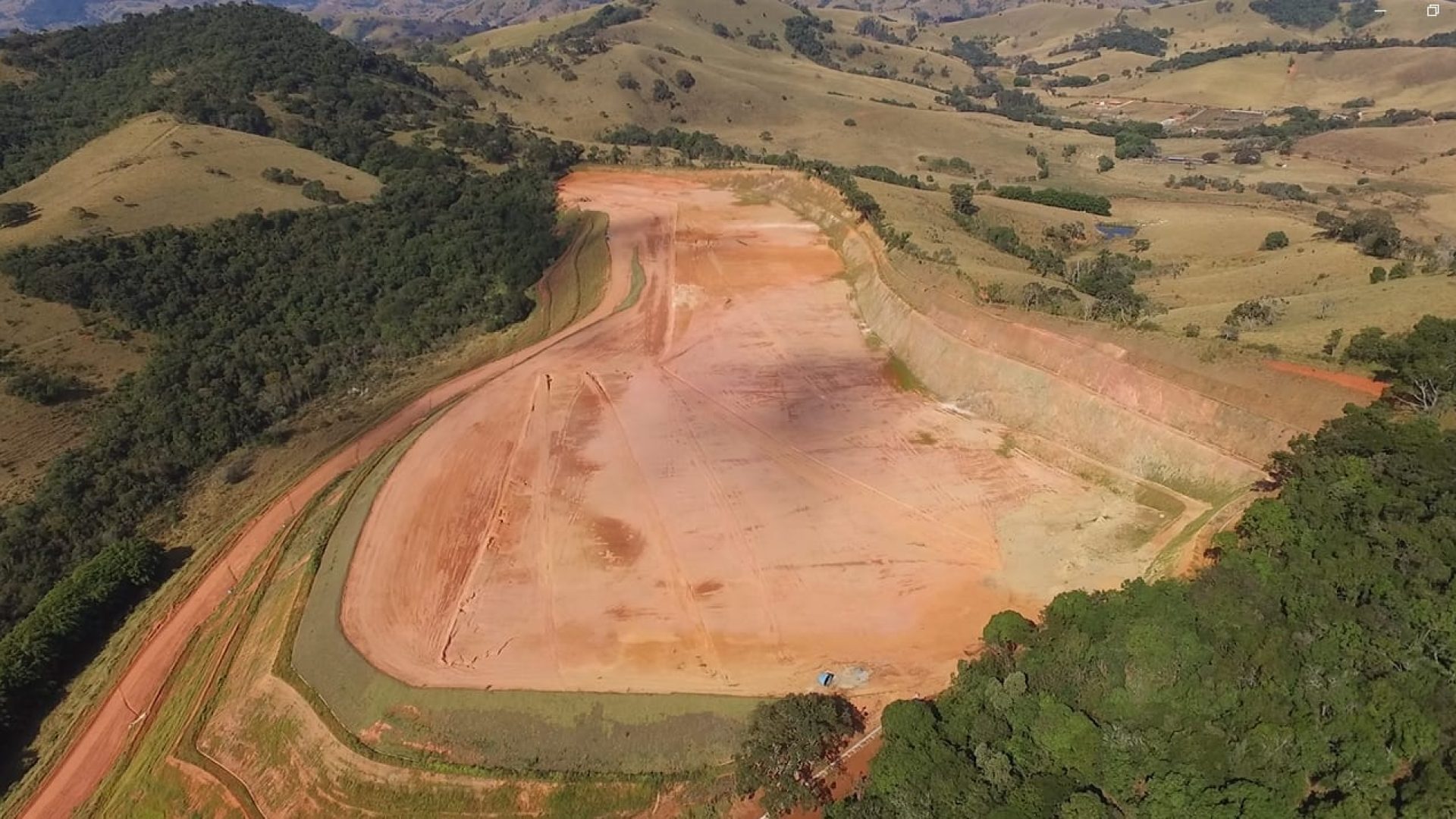área industrial, Cambuí, Sul de Minas, 186.000m², platô, Rodovia Fernão Dias, fácil acesso, logística, galpão, centro de distribuição, localização estratégica, investimento, terreno industrial (4)