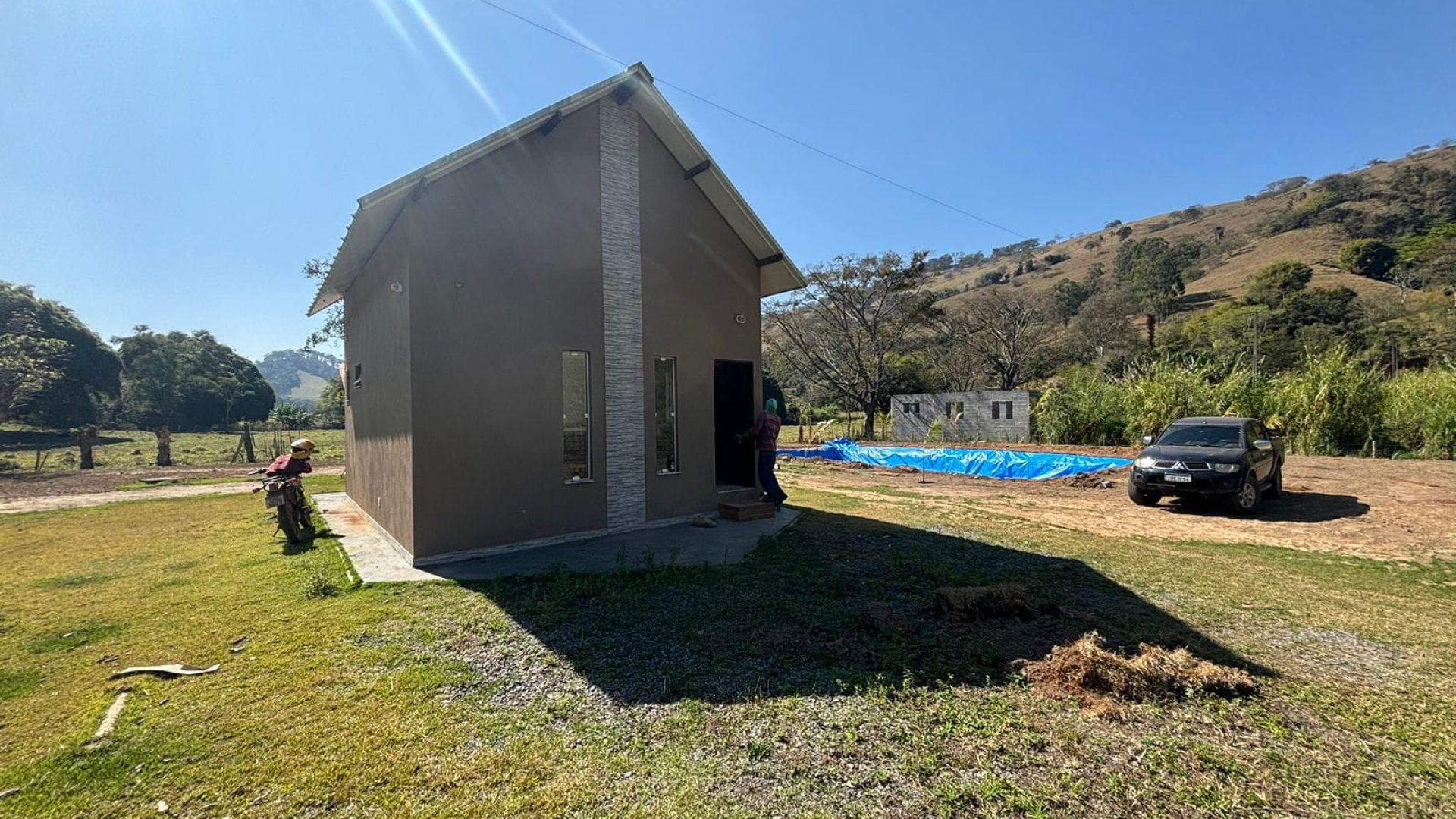 chacara-2-000m²-com-chale-novo-a-venda-em-cambui-mg (19)