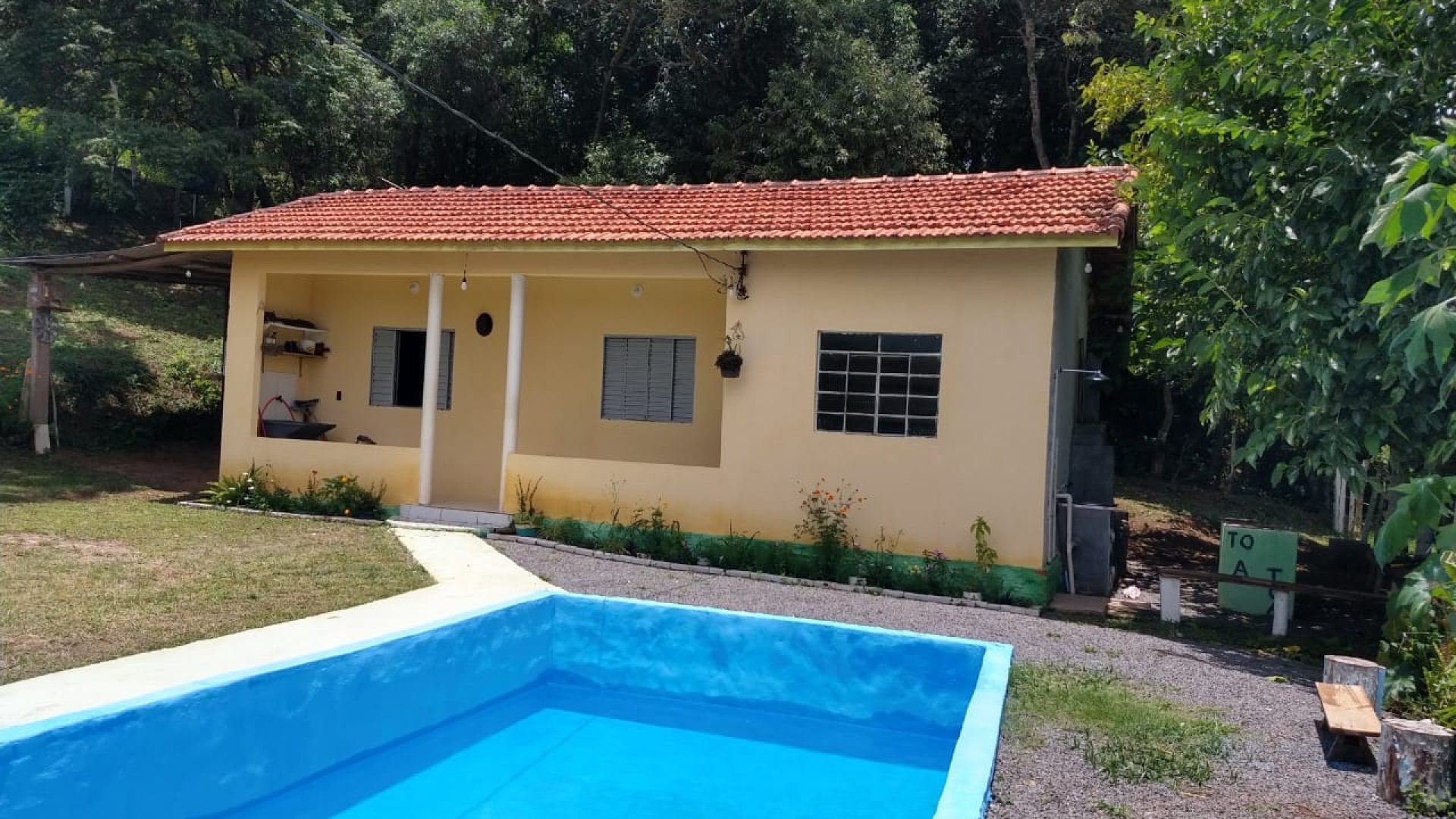 chacara-a-venda-em-cambui-com-casa-e-piscina-20-000m² (5)