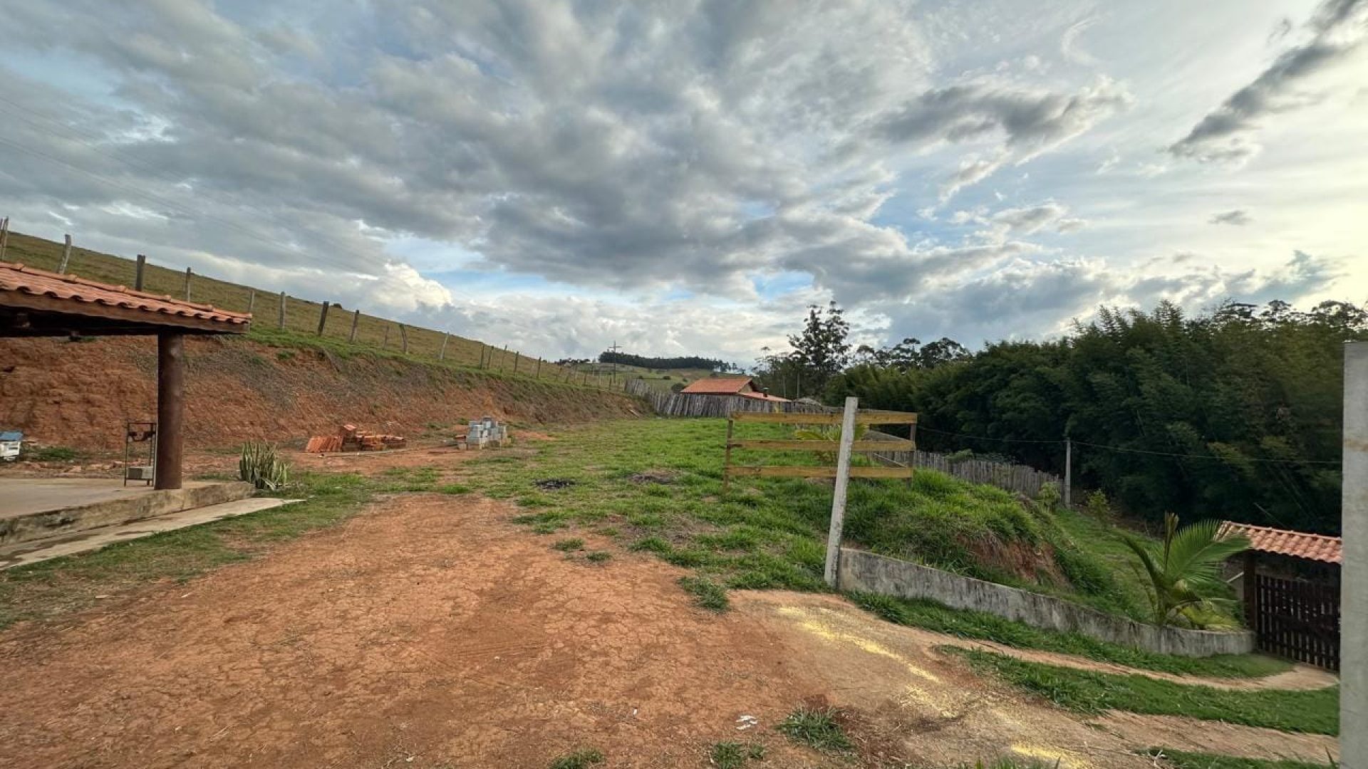 chacara, corregodobomjesus, suldeminas, casaestilochale, poçosemiartesiano, internetfibraoptica, chacaracomcasa, proximodoasfalto, imoveisrurais, silvacorretordeimoveis (4)