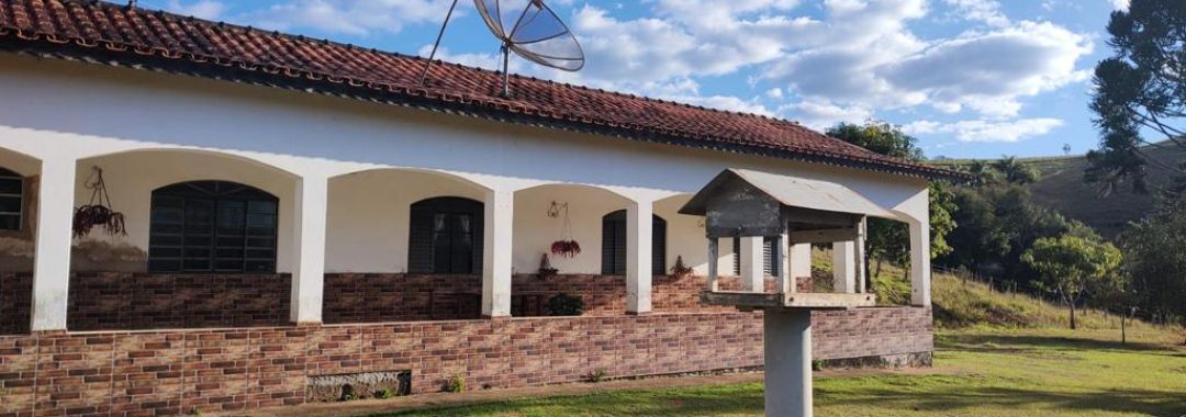 chacara-de-3-600m-com-casa-e-vista-panoramica-cambui-mg (10)