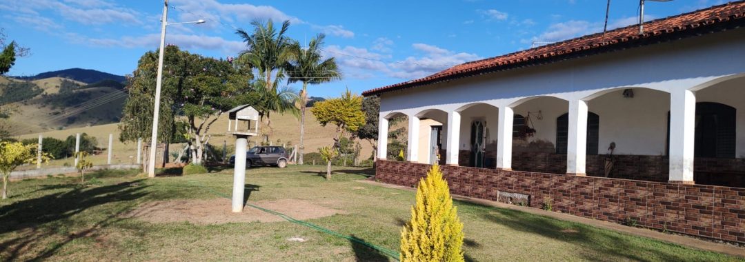 chacara-de-3-600m-com-casa-e-vista-panoramica-cambui-mg (2)
