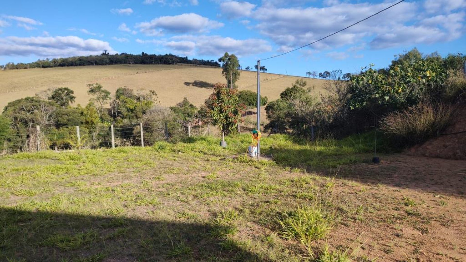 chacara-de-3-600m-com-casa-e-vista-panoramica-cambui-mg (20)