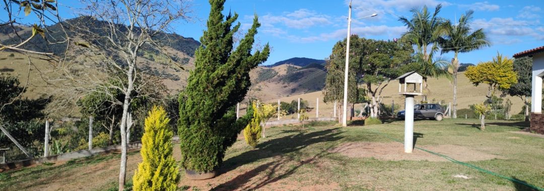 chacara-de-3-600m-com-casa-e-vista-panoramica-cambui-mg (4)