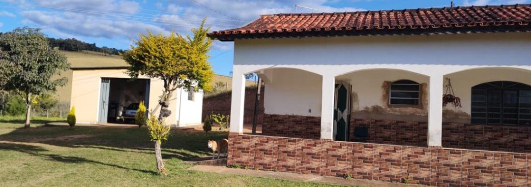 chacara-de-3-600m-com-casa-e-vista-panoramica-cambui-mg (9)
