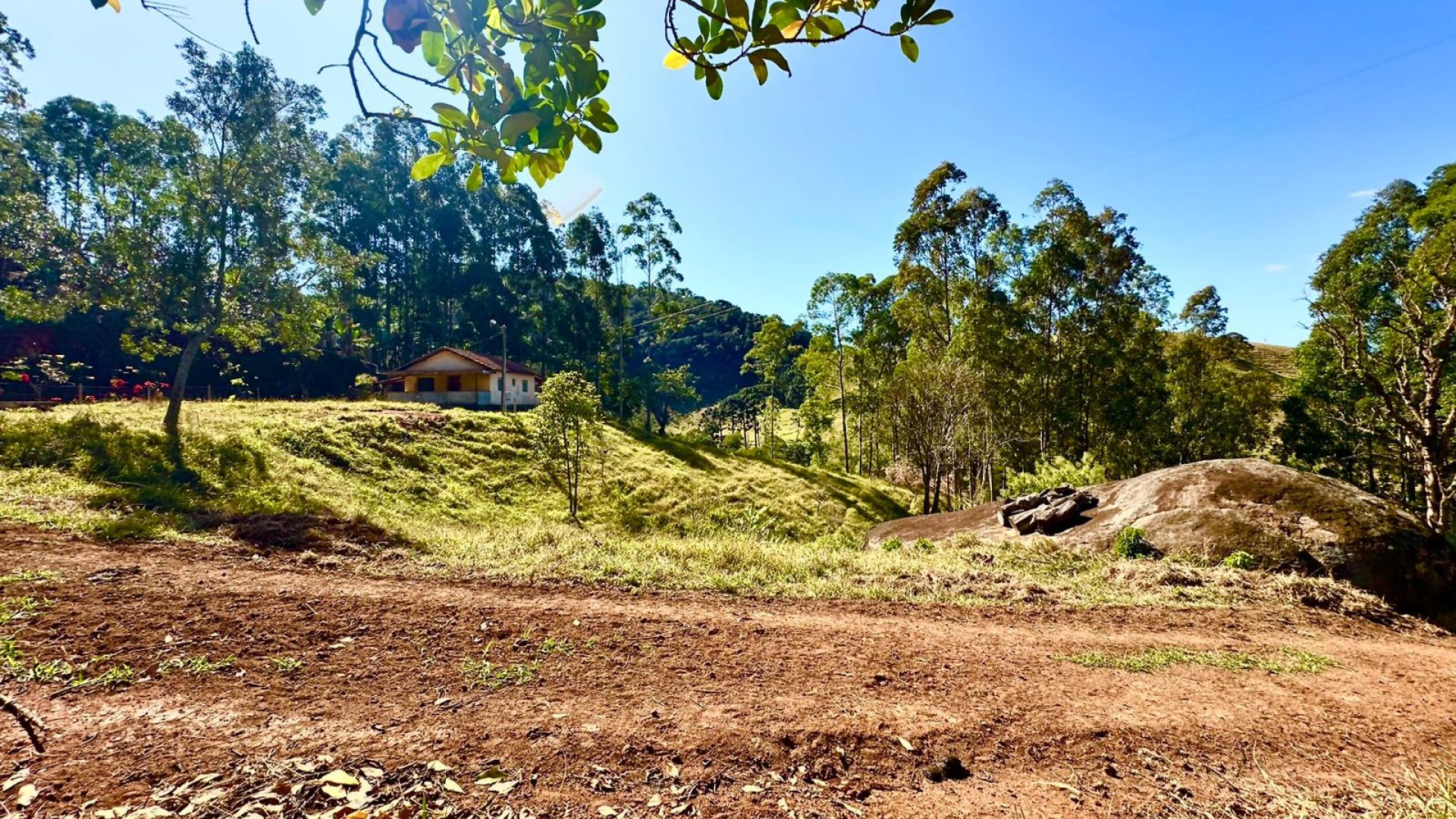 chacara-no-alto-das-montanhas-a-venda (10)