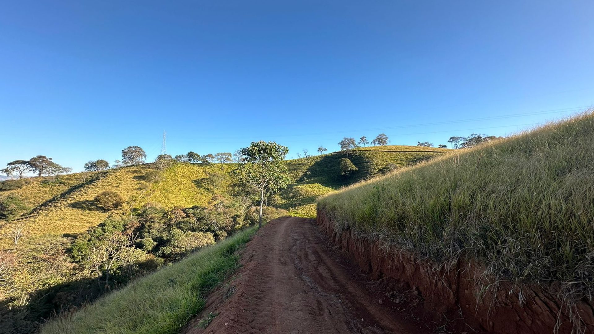 privacidade-vista-panoramica-na-serra-da-mantiqueira-terreno-rural-de-60-000-m2 (7)