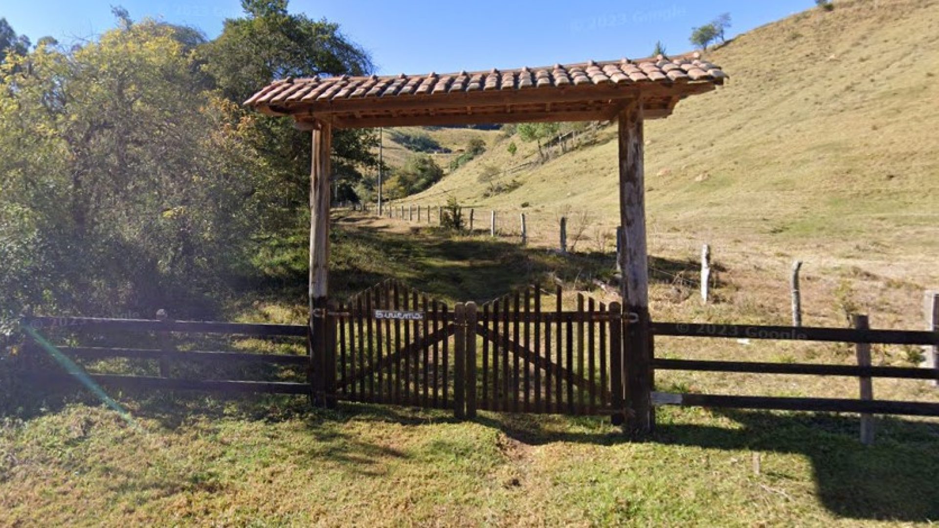 propriedade-rural-a-venda-regiao-de-camanducaia-mg-40-807-m²-1-366m-de-altitude (1)