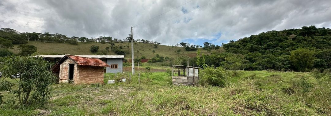 sitio-de-10-alqueires-no-sul-de-mg-com-casa-simples-riacho-e-area-verde-a-2h-de-sao-paulo (6)