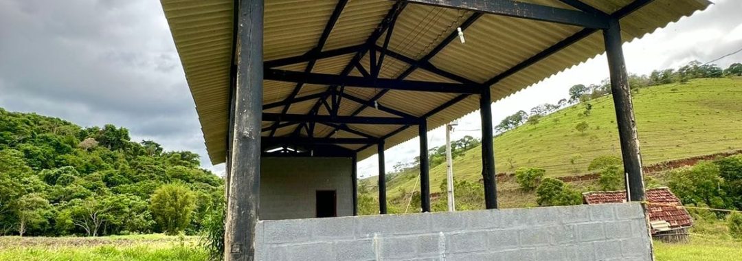 sitio-de-10-alqueires-no-sul-de-mg-com-casa-simples-riacho-e-area-verde-a-2h-de-sao-paulo (8)
