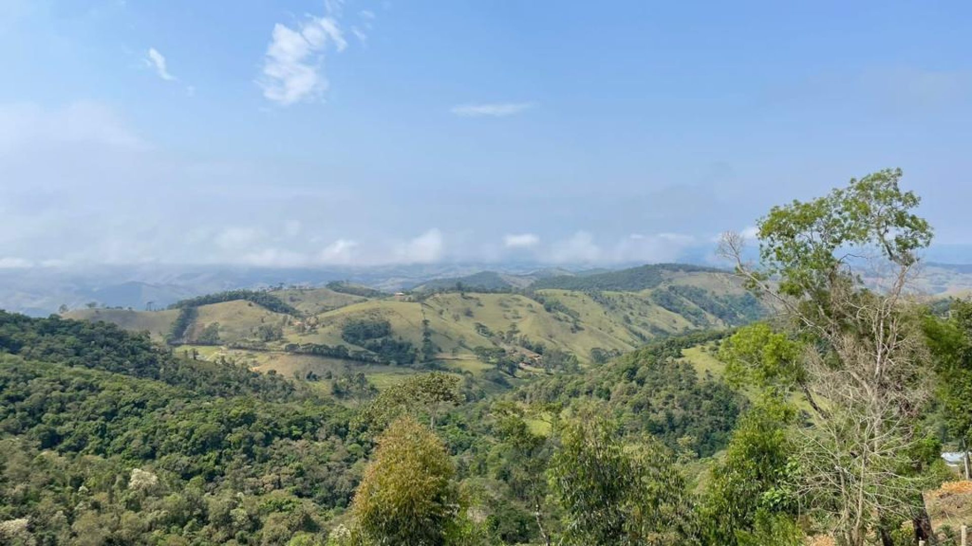 sitio-de-190-000m²-com-maravilhosa-vista-panoramica-para-serra-da-mantiqueira-em-cambui-mg (37)