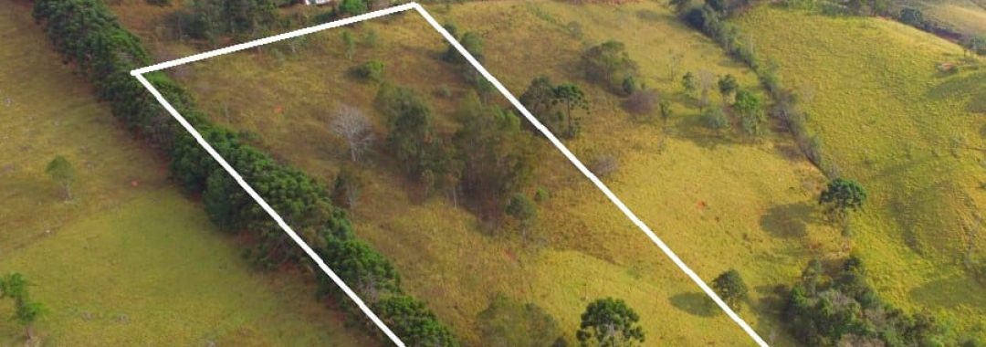 terreno-de-20-000-m²-a-1-550m-de-altitude-com-vista-panoramica-ideal-para-chales-na-serra (1)