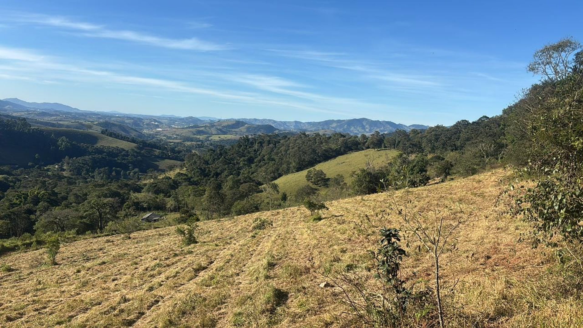 terreno-de-35-000m²-com-terraplanagem-agua-e-vista-panoramica-a-3-km-da-fernao-dias (15)