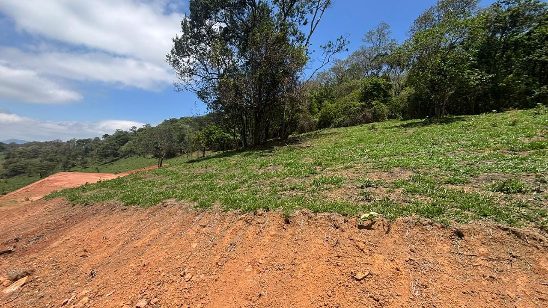 terreno-de-35-000m²-com-terraplanagem-agua-e-vista-panoramica-a-3-km-da-fernao-dias (4)