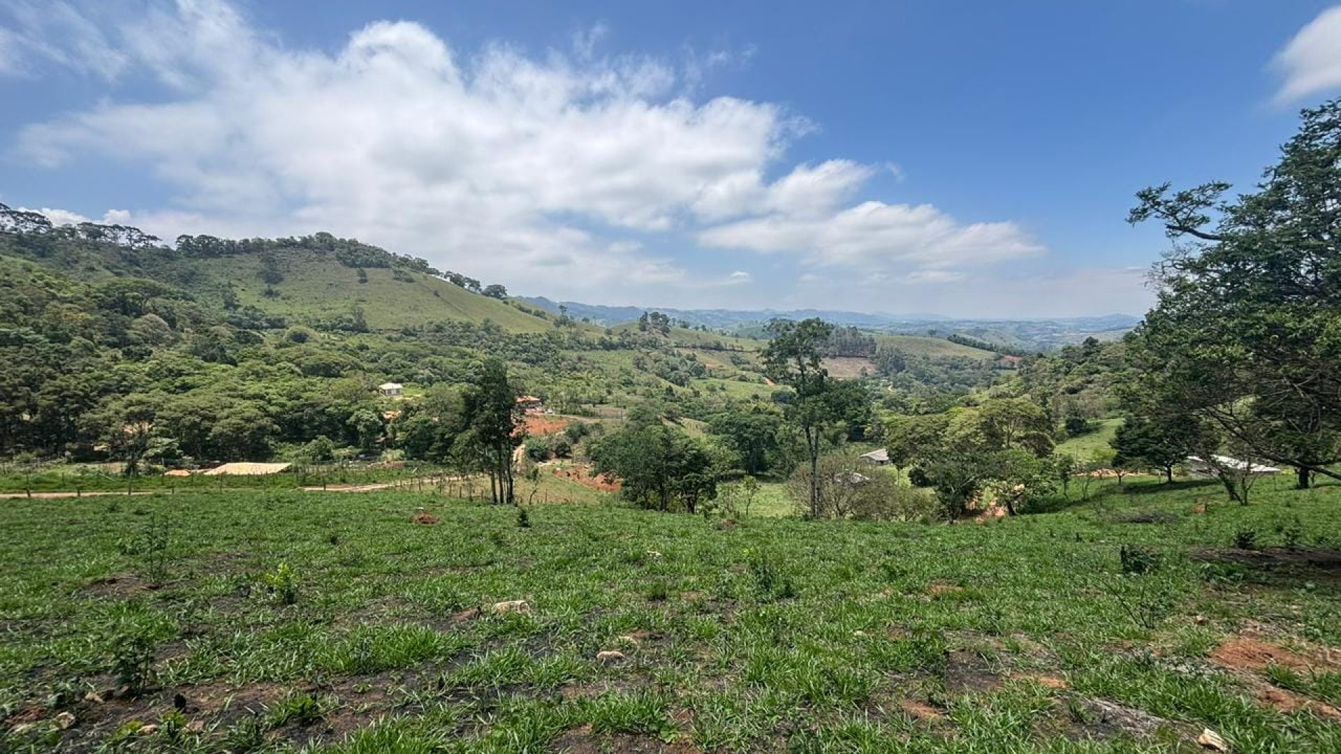 terreno-de-35-000m²-com-terraplanagem-agua-e-vista-panoramica-a-3-km-da-fernao-dias (7)