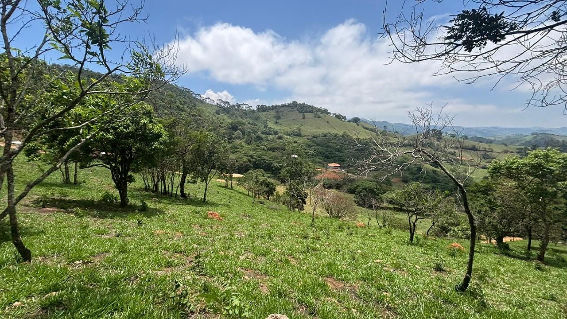 terreno-de-35-000m²-com-terraplanagem-agua-e-vista-panoramica-a-3-km-da-fernao-dias (8)