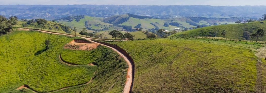 terreno-exclusivo-a-venda-no-caminho-da-fe-20-200-m²-com-vista-para-a-serra-da-mantiqueira (2)