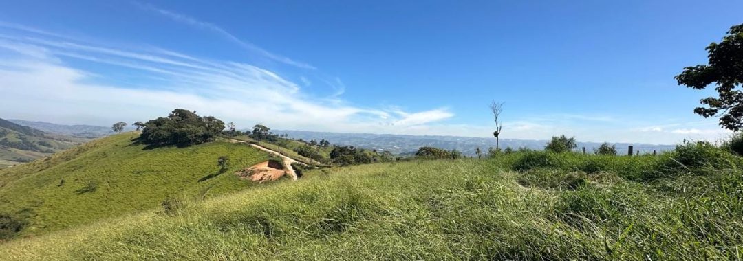 terreno-exclusivo-a-venda-no-caminho-da-fe-20-200-m²-com-vista-para-a-serra-da-mantiqueira (3)