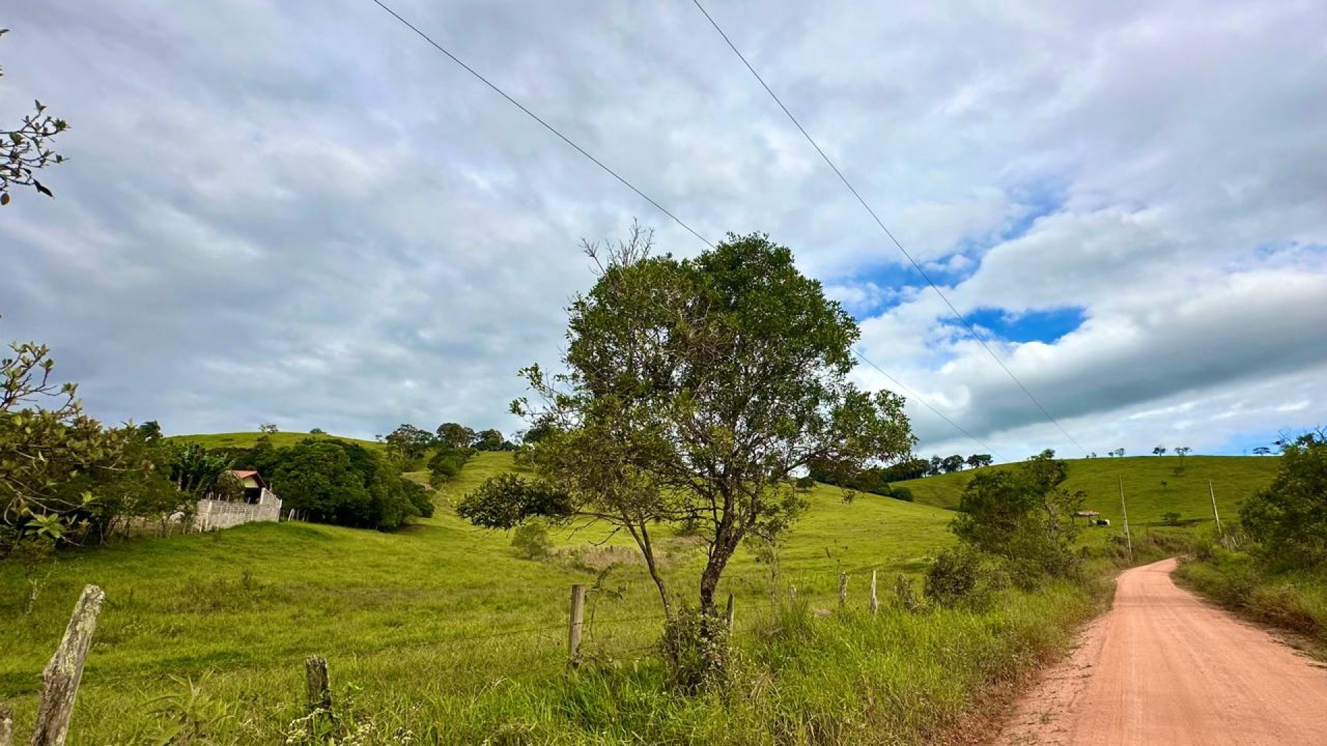 Terreno para venda em Cambuí no Sul de Minas, com 210.000 m² de área de terreno, contando com excelente localização e acesso.