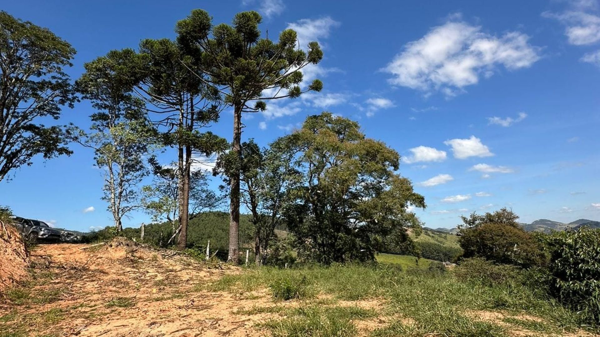 terreno-rural-com-plato-e-lindissima-vista-panoramica-no-corrego-do-bom-jesus-mg (4)