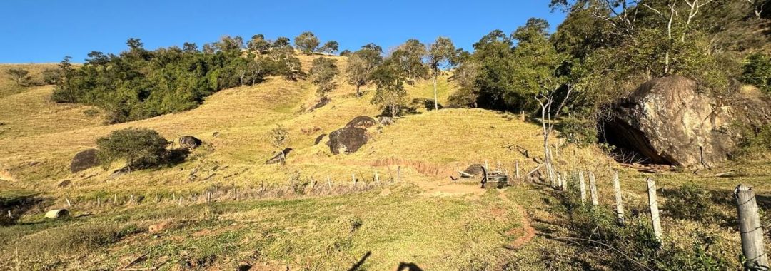 terreno-rural-de-10-alqueires-na-serra-da-mantiqueira-vista-panoramica-e-nascente-corrego-do-bom-jesus-mg (10)