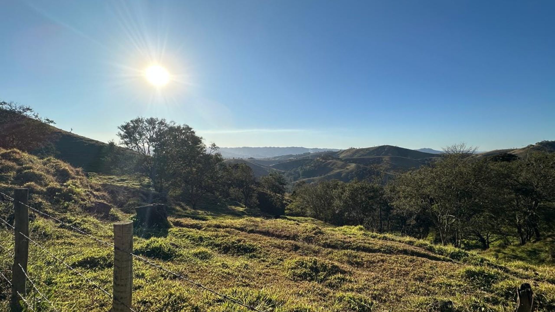 terreno-rural-de-10-alqueires-na-serra-da-mantiqueira-vista-panoramica-e-nascente-corrego-do-bom-jesus-mg (12)
