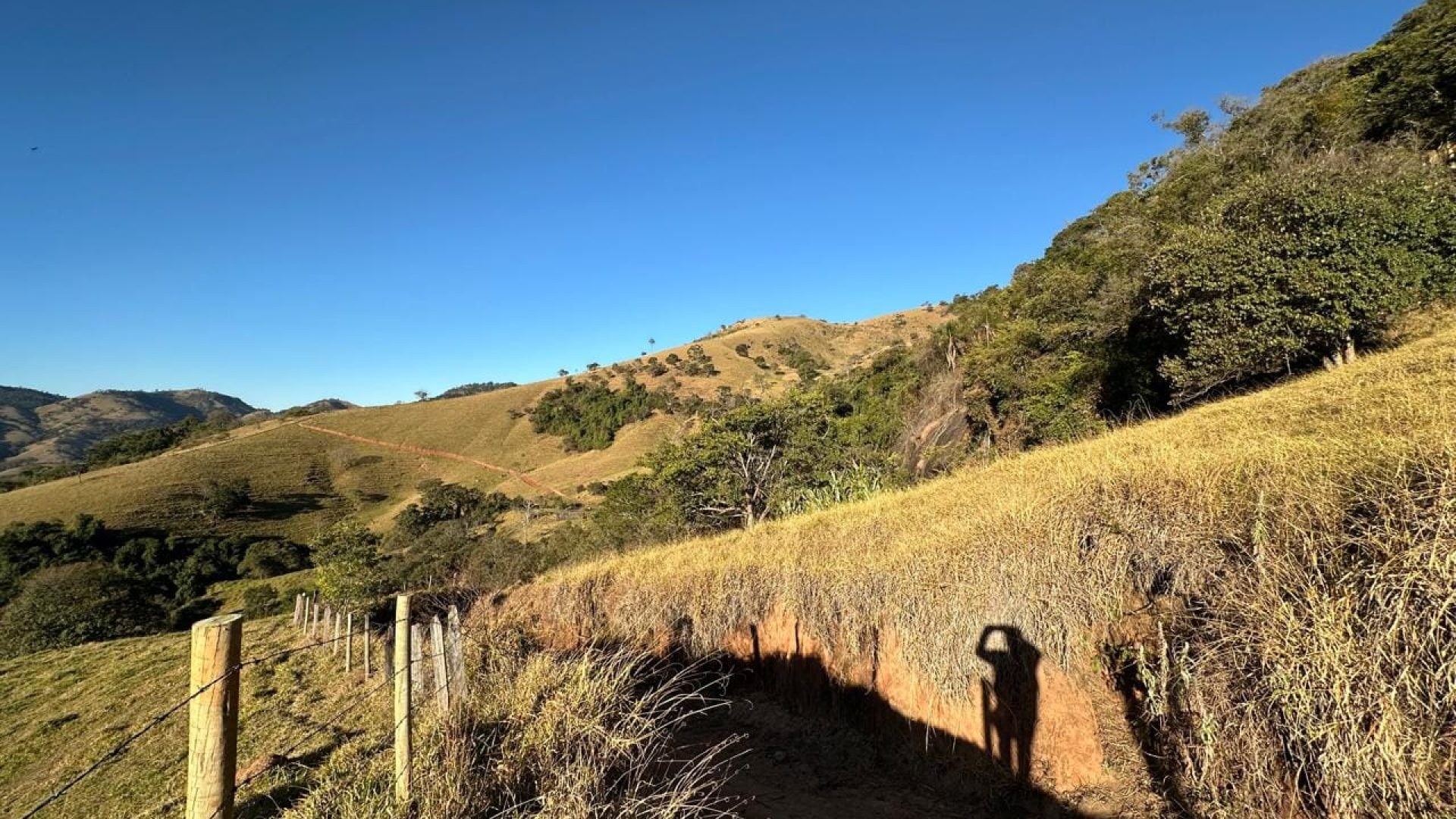 terreno-rural-de-10-alqueires-na-serra-da-mantiqueira-vista-panoramica-e-nascente-corrego-do-bom-jesus-mg (24)