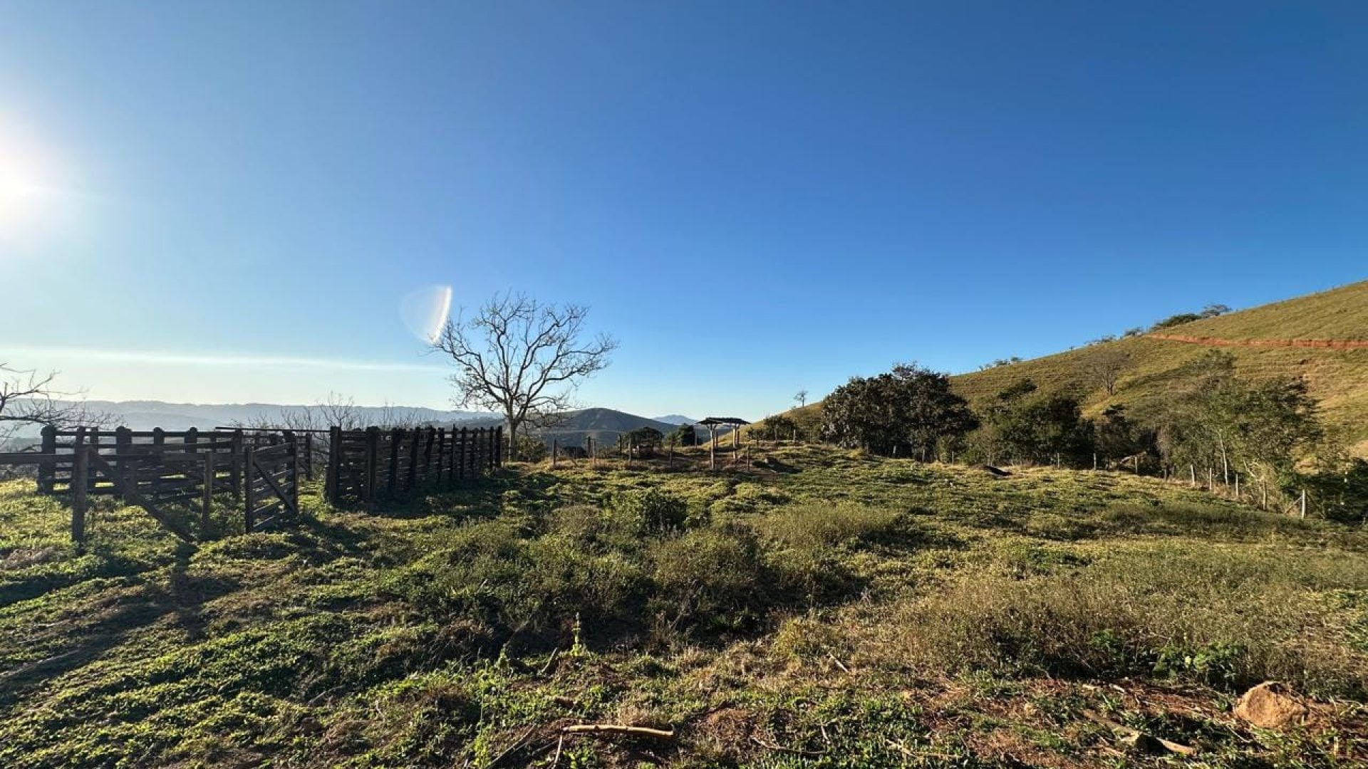 terreno-rural-de-10-alqueires-na-serra-da-mantiqueira-vista-panoramica-e-nascente-corrego-do-bom-jesus-mg (6)