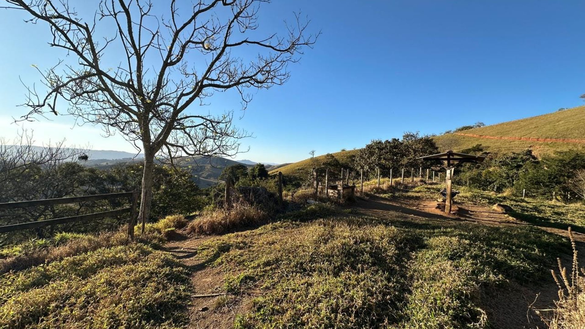 terreno-rural-de-10-alqueires-na-serra-da-mantiqueira-vista-panoramica-e-nascente-corrego-do-bom-jesus-mg (9)