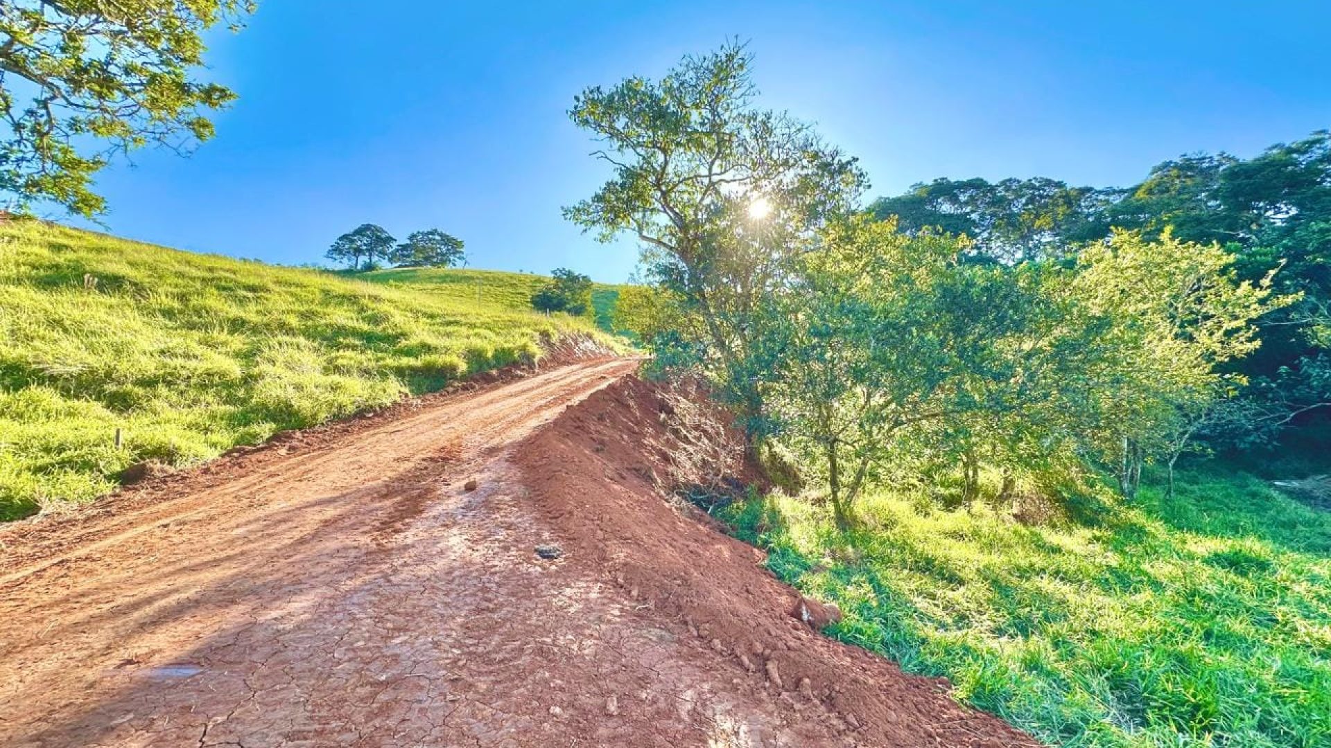 terreno rural de 20.000m² com privacidade e ótima localização em cambui no sul de minas (23)